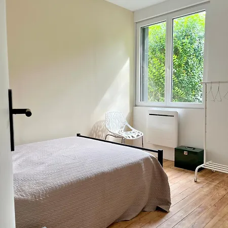Maison Paisible Avec Jardin Arbore *