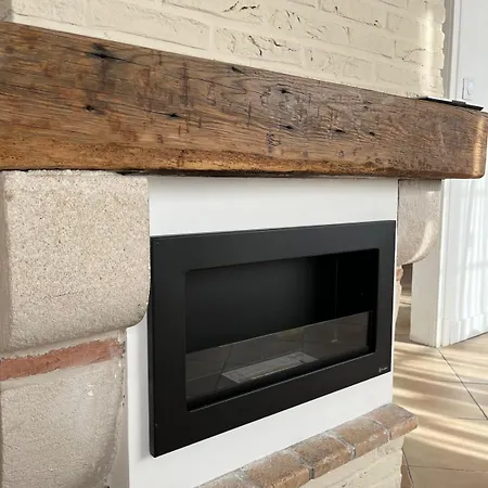 Maison Paisible Avec Jardin Arbore 아파트